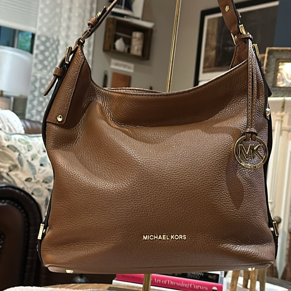 Authentic Michael Kors Bedford Belted Venus Leather Shoulder Bag in Luggage, EUC